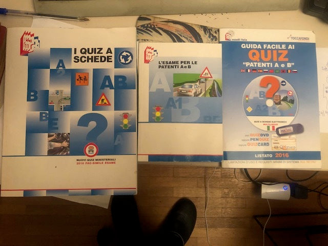 I quiz a schede. Nuovi quiz ministeriali,L'ESAME PER LE PATENTI AE B,GUIDA FACILE AI QUIZ