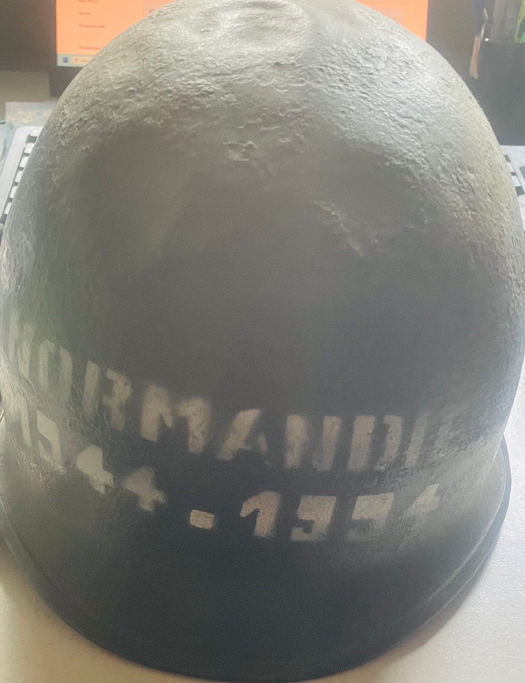 Elmetto Militare Tipo M1 – Commemorativo 50° Anniversario Sbarco in Normandia (1