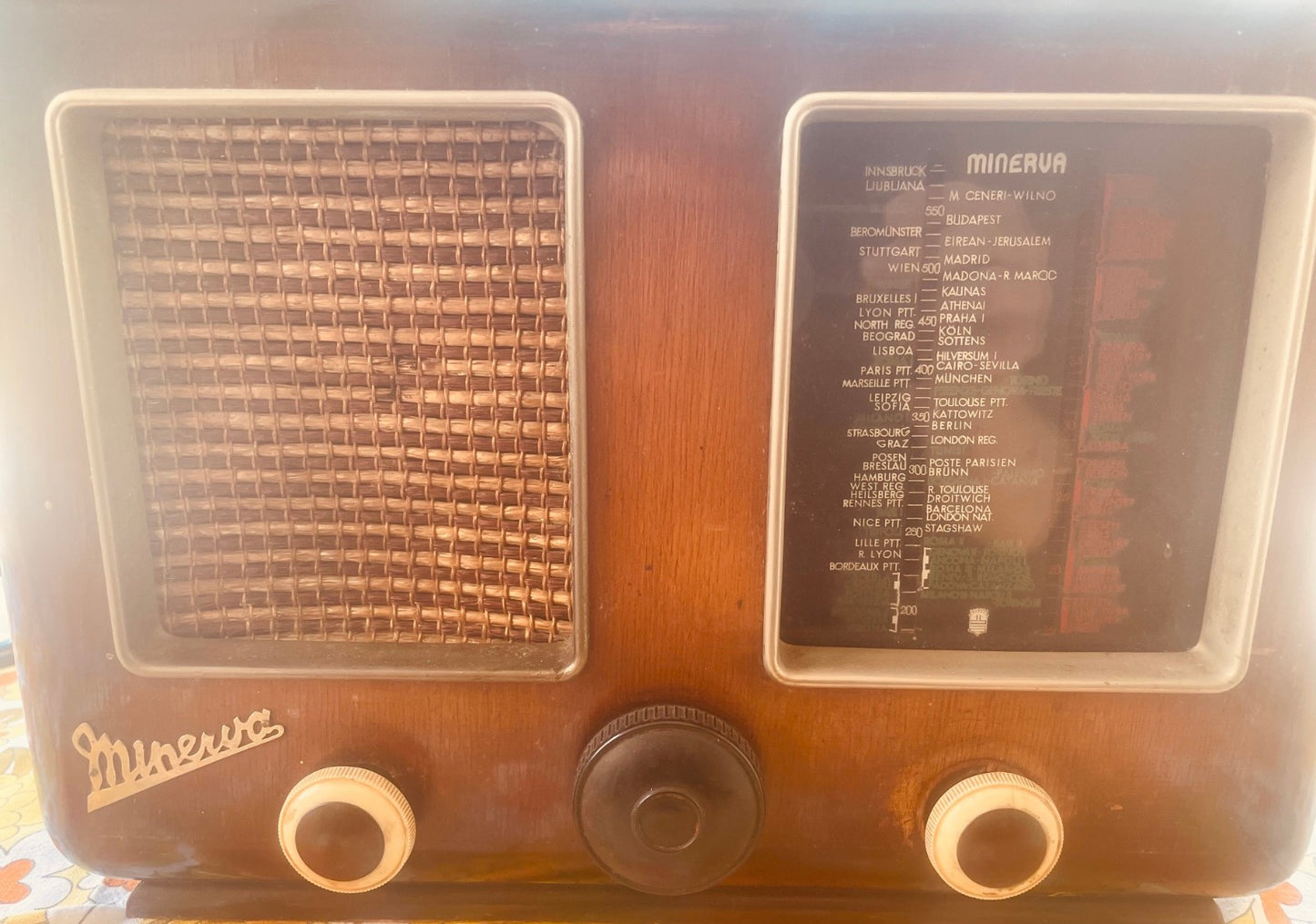 Radio d'Epoca a Valvole Minerva Milano Mobile in Legno Scala Parlante Vintage An